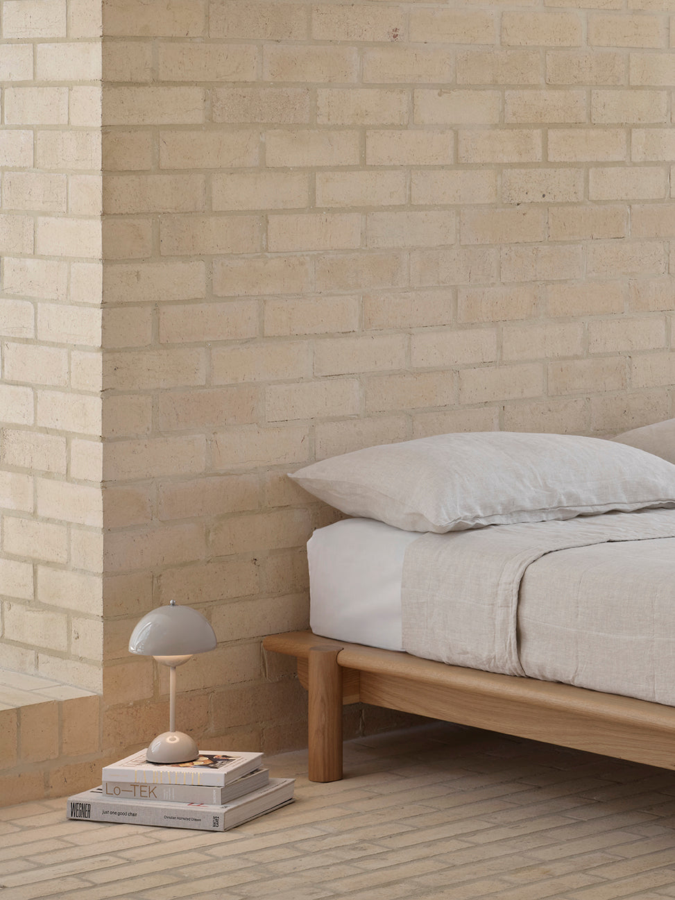 Mast Furniture Title Bed 01 in white oak 