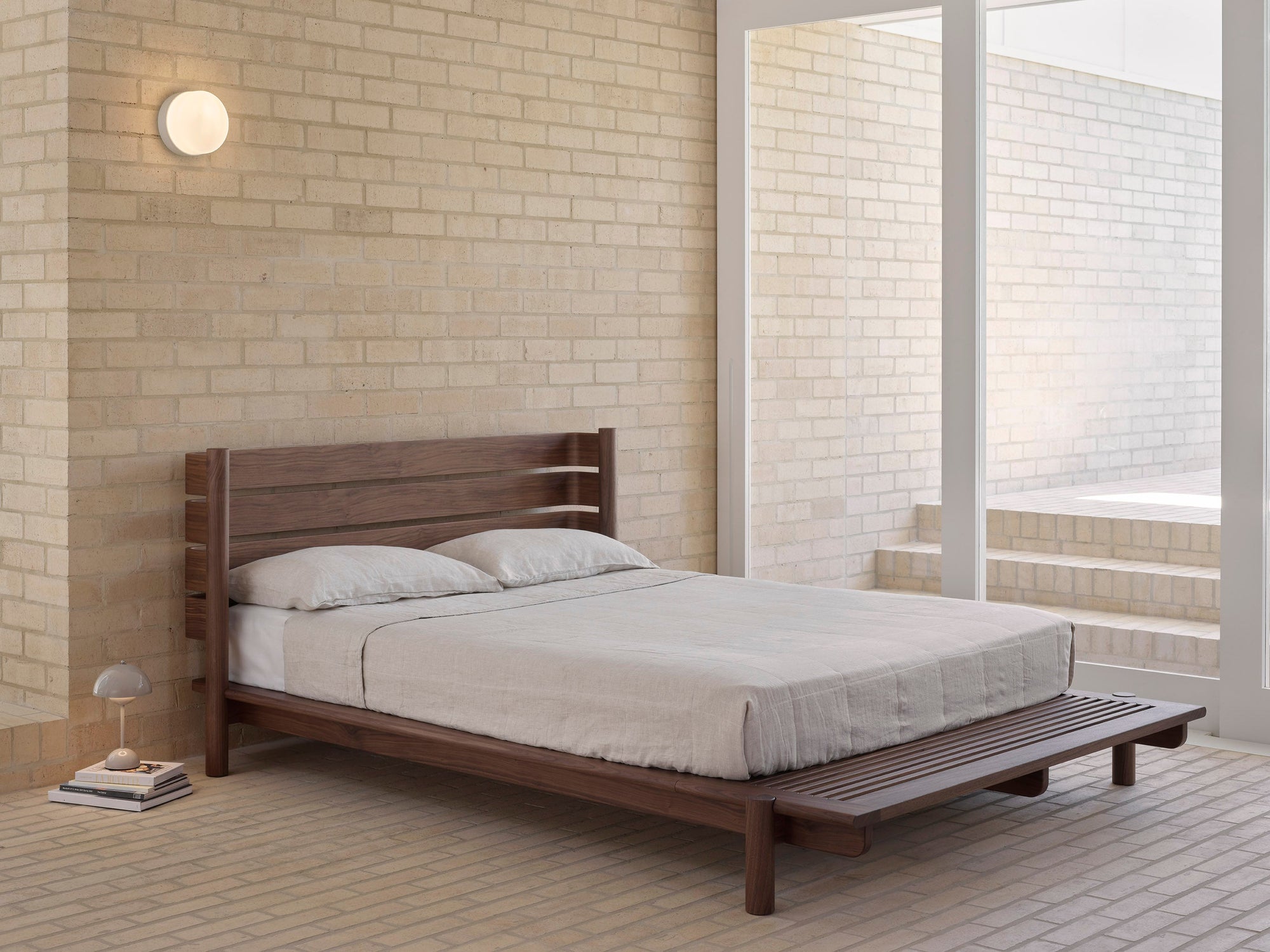 Mast Furniture Title Bed 04 in Walnut full image