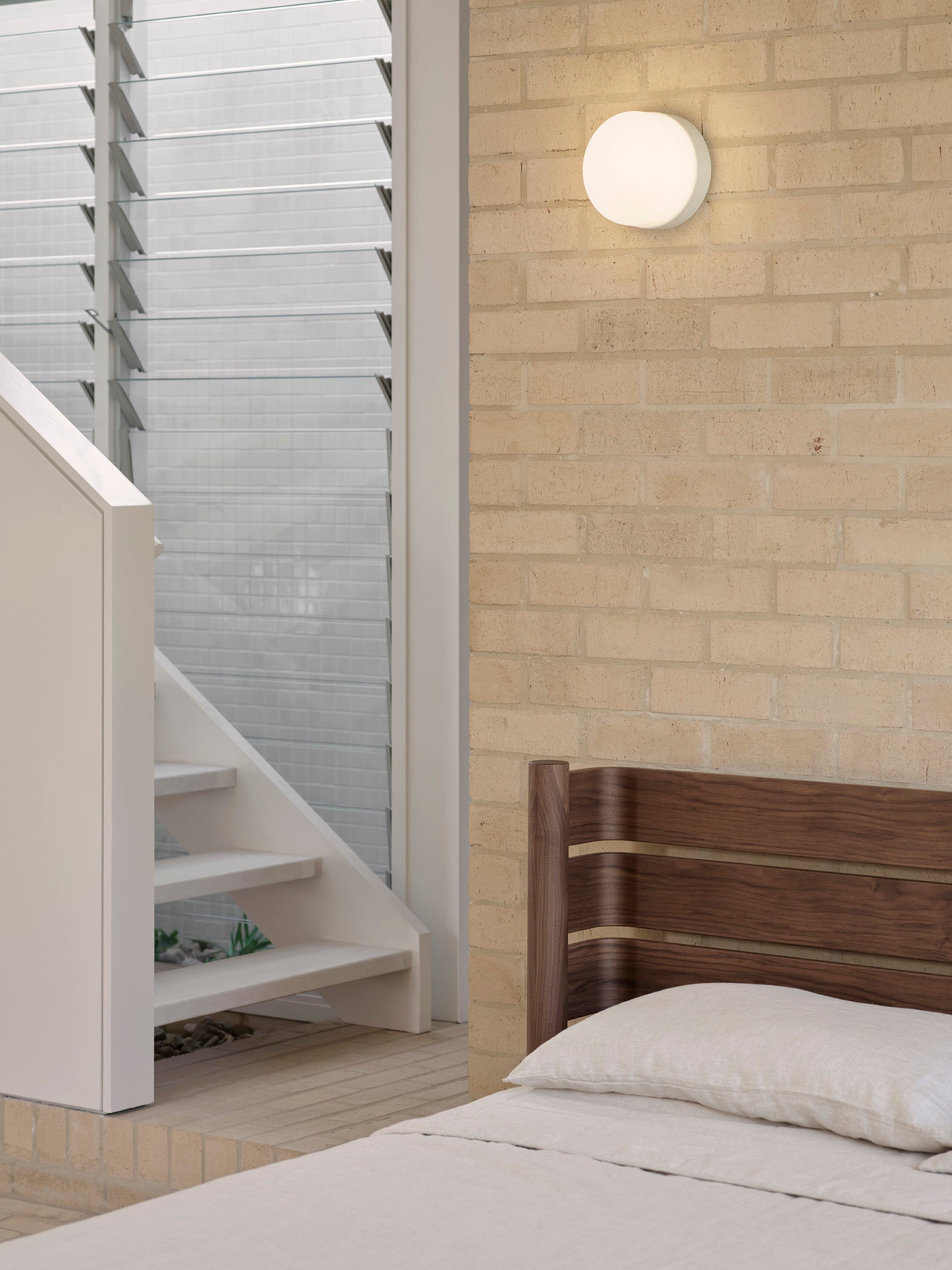 Title bed headboard with stairs 