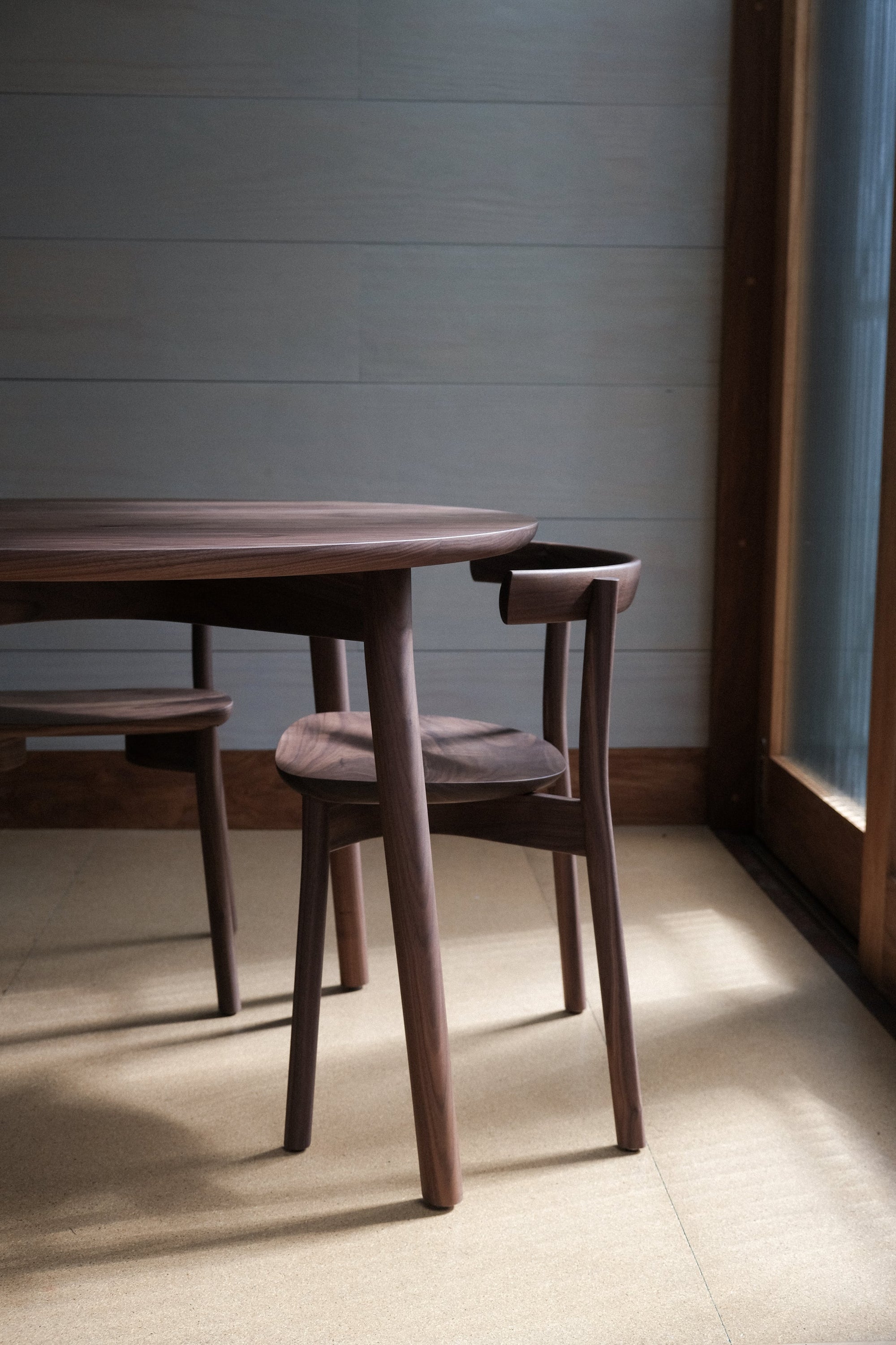 Torii dining set in walnut 